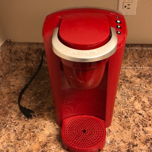 Keurig Single-Serve K-Cup Pod Coffee Maker Red - Picture 2 of 3